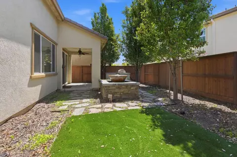 Exterior - 1509 Gulf Dr, Fairfield, CA 94533 photo 4 of 5