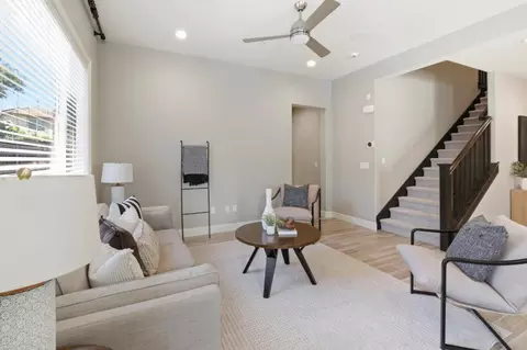Living - 1509 Gulf Dr, Fairfield, CA 94533 photo 3 of 3