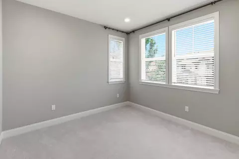 Bedroom - 1509 Gulf Dr, Fairfield, CA 94533 photo 4 of 10