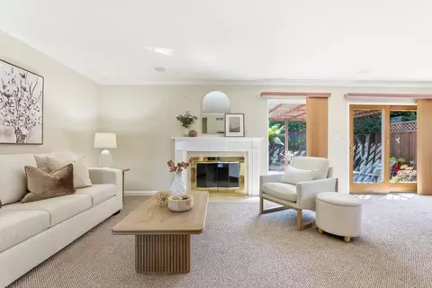 1126 W Knickerbocker Dr, Sunnyvale, CA 94087