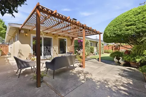 Exterior - 1126 W Knickerbocker Dr, Sunnyvale, CA 94087 photo 9 of 25
