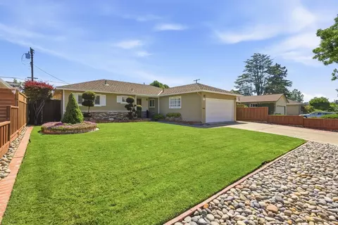 Exterior - 1126 W Knickerbocker Dr, Sunnyvale, CA 94087 photo 6 of 25