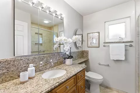 Bath - 1126 W Knickerbocker Dr, Sunnyvale, CA 94087 photo 1 of 1