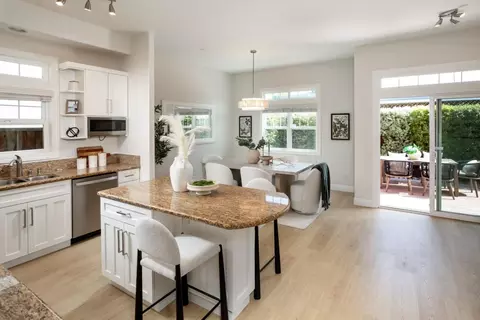 Kitchen - 819 Warner Ct, Mountain View, CA 94043 photo 3 of 3