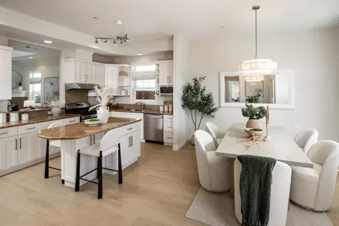 Kitchen - 819 Warner Ct, Mountain View, CA 94043 photo 2 of 3