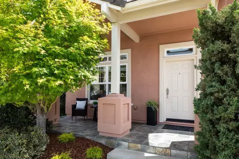 Exterior - 819 Warner Ct, Mountain View, CA 94043 photo 3 of 7