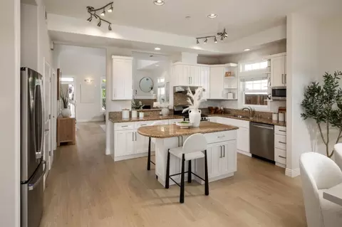 Kitchen - 819 Warner Ct, Mountain View, CA 94043 photo 1 of 3