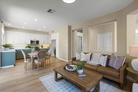 Living - 935 Oak Brook Way, Gilroy, CA 95020 photo 4 of 4