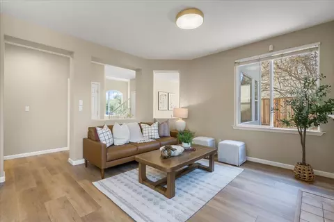 Living - 935 Oak Brook Way, Gilroy, CA 95020 photo 3 of 4