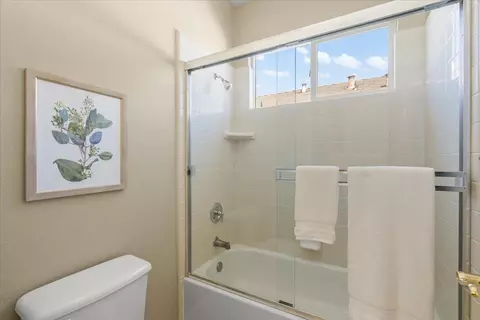 Bath - 935 Oak Brook Way, Gilroy, CA 95020 photo 4 of 4