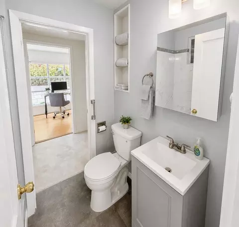 Bath - 274 Juanita Ave, Pacifica, CA 94044 photo 2 of 2