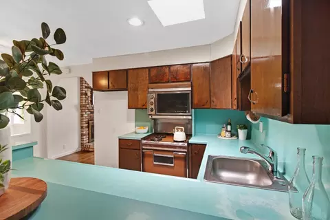Kitchen - 274 Juanita Ave, Pacifica, CA 94044 photo 3 of 3