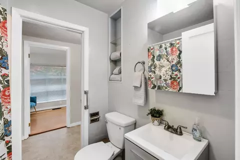 Bath - 274 Juanita Ave, Pacifica, CA 94044 photo 1 of 1