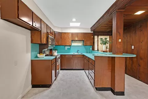 Kitchen - 274 Juanita Ave, Pacifica, CA 94044 photo 2 of 3