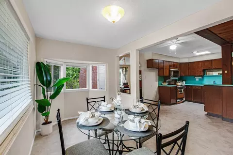 Dining - 274 Juanita Ave, Pacifica, CA 94044 photo 2 of 2