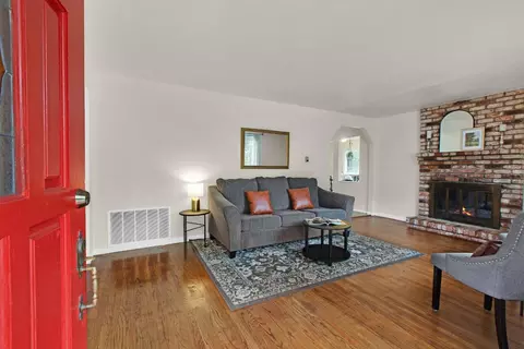 Entry Way - 274 Juanita Ave, Pacifica, CA 94044 photo 1 of 1