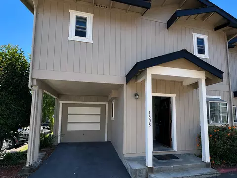 1608 Wren Pl, Santa Cruz, CA 95062