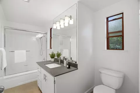 Bath - 1912 Montecito Ave 2, Mountain View, CA 94043 photo 2 of 2
