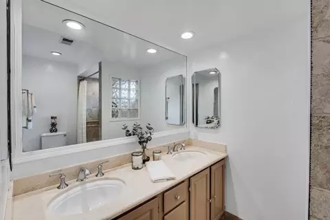 Bath - 12 Yellowstone Way, Pacifica, CA 94044 photo 3 of 4