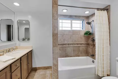 Bath - 12 Yellowstone Way, Pacifica, CA 94044 photo 4 of 4