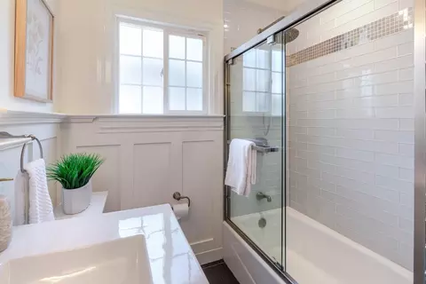 Bath - 1595 Dwight Way, Berkeley, CA 94703 photo 2 of 4