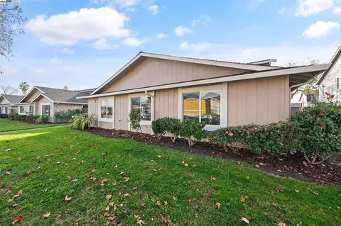 352 San Petra Ct 1, Milpitas, CA 95035