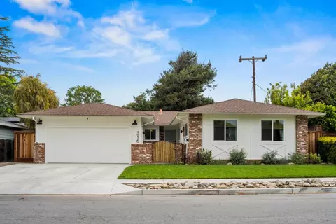 516 College Dr, Salinas, CA 93901