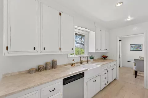 Kitchen - 634 Townsend Dr, Aptos, CA 95003 photo 3 of 5