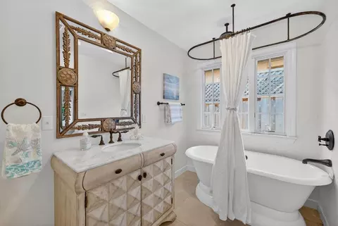 Bath - 634 Townsend Dr, Aptos, CA 95003 photo 1 of 3