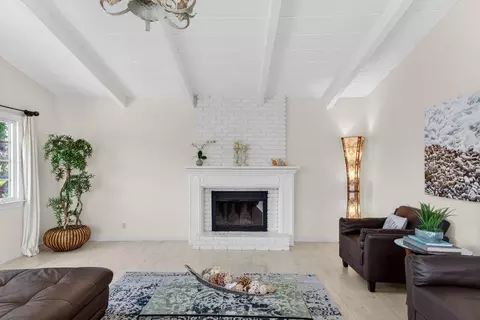 Living - 634 Townsend Dr, Aptos, CA 95003 photo 2 of 3