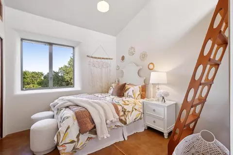 Bedroom - 27690 Central Dr, Los Altos Hills, CA 94022 photo 4 of 8