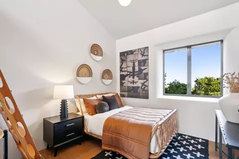 Bedroom - 27690 Central Dr, Los Altos Hills, CA 94022 photo 7 of 8
