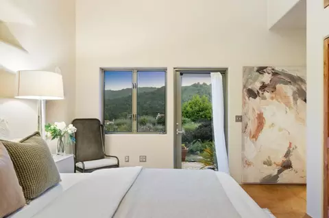 Bedroom - 27690 Central Dr, Los Altos Hills, CA 94022 photo 3 of 8