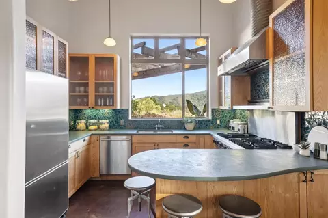 Kitchen - 27690 Central Dr, Los Altos Hills, CA 94022 photo 2 of 5