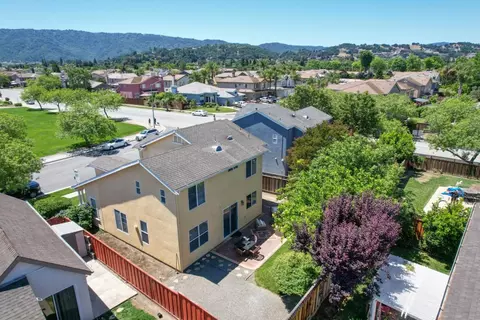 View/Area - 887 Martiri Dr, Gilroy, CA 95020 photo 6 of 13