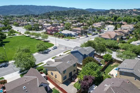 View/Area - 887 Martiri Dr, Gilroy, CA 95020 photo 7 of 13