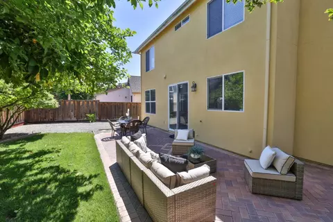 Exterior - 887 Martiri Dr, Gilroy, CA 95020 photo 3 of 9