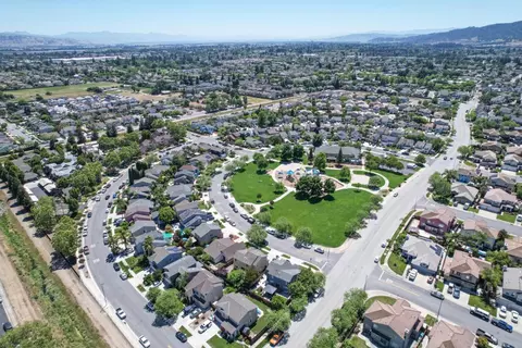 View/Area - 887 Martiri Dr, Gilroy, CA 95020 photo 13 of 13