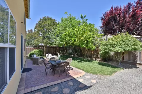 Exterior - 887 Martiri Dr, Gilroy, CA 95020 photo 6 of 9