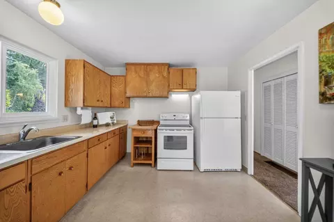 Kitchen - 1287 Lerida Way, Pacifica, CA 94044 photo 2 of 2