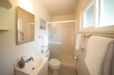 Bath - 1287 Lerida Way, Pacifica, CA 94044 photo 1 of 3