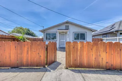 823 Central Ave, Hollister, CA 95023