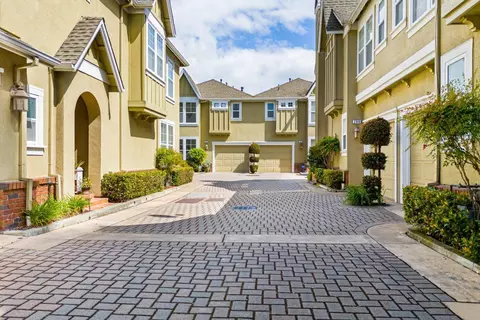 707 Valparaiso Ave, Menlo Park, CA 94025