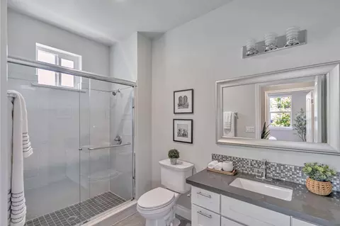 Bath - 803 Maybeck Pl, Hayward, CA 94544 photo 1 of 3