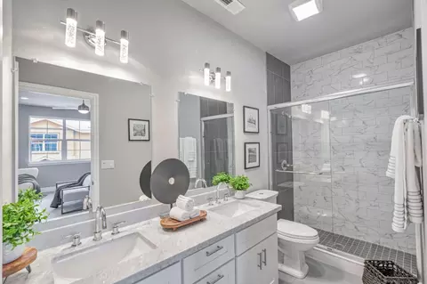 Bath - 803 Maybeck Pl, Hayward, CA 94544 photo 2 of 3