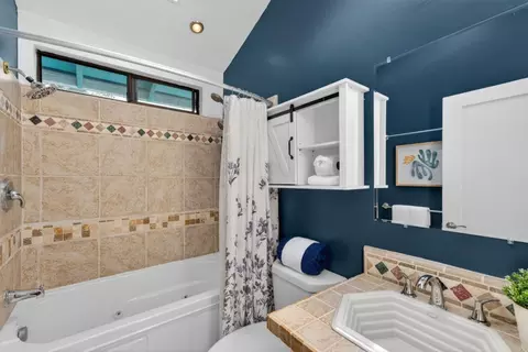 Bath - 630 Encino, Aptos, CA 95003 photo 2 of 3