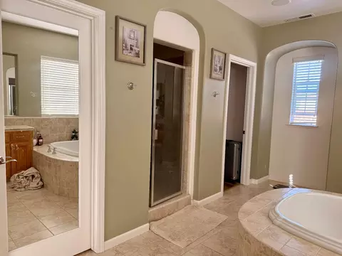 Bath - Eagle Ridge Dr, Gilroy, CA 95020 photo 2 of 5