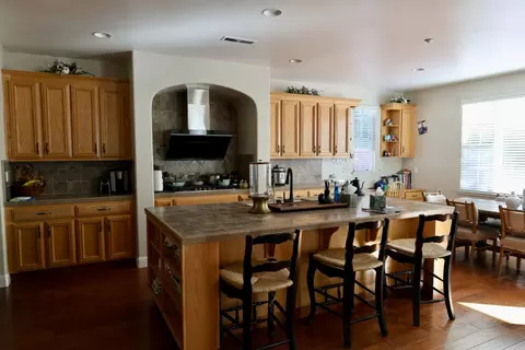 Kitchen - Eagle Ridge Dr, Gilroy, CA 95020 photo 4 of 4