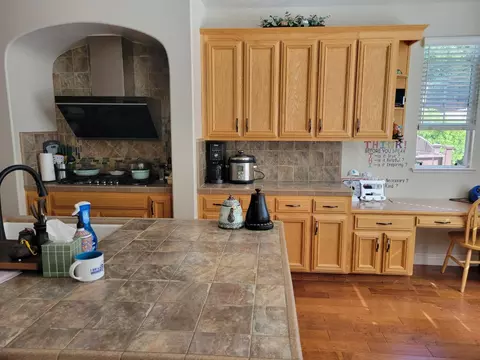 Kitchen - Eagle Ridge Dr, Gilroy, CA 95020 photo 2 of 4
