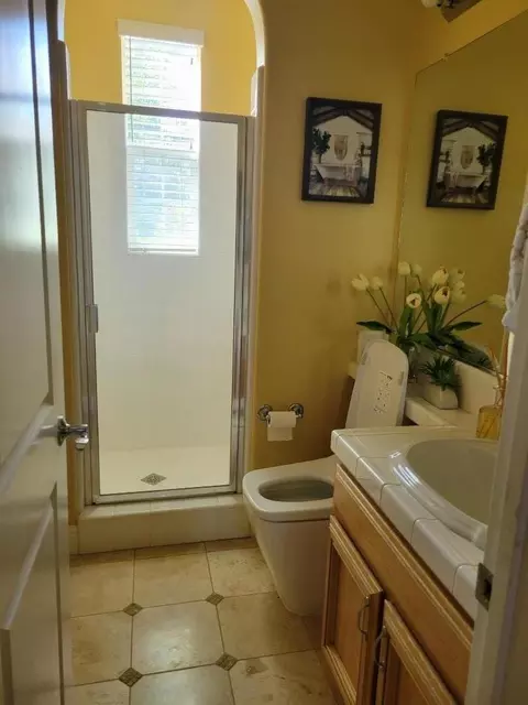 Bath - Eagle Ridge Dr, Gilroy, CA 95020 photo 1 of 5